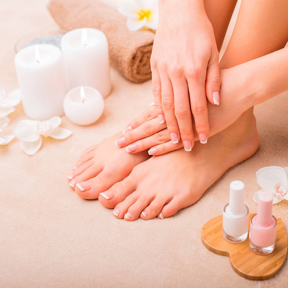 Signature Deluxe Pedicure (Est. 40 min)