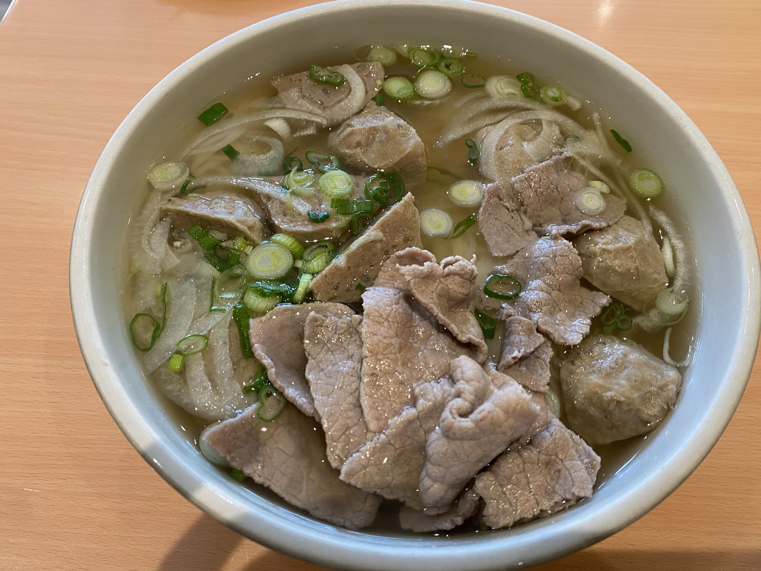 14. Regular Round Eye Steak and Meatballs – Phở tái Bò Viên 14. Regular Round Eye Steak and Meatballs – Phở tái Bò Viên