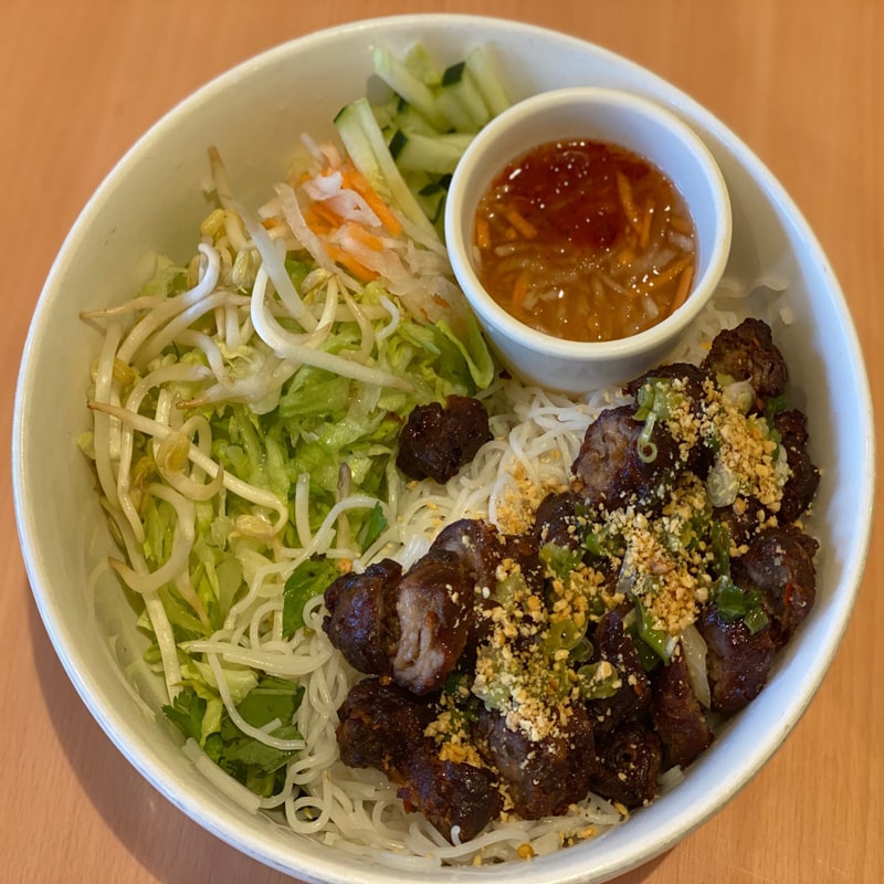 25. Rice Noodles with Pork Skewers 25. Rice Noodles with Pork Skewers