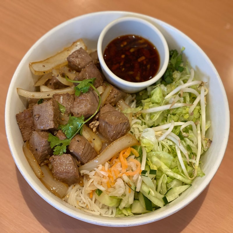 27. Rice Noodles with Sautéed Beef Cube 27. Rice Noodles with Sautéed Beef Cube