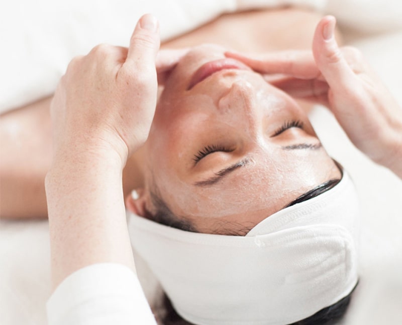 Deluxe Facial Deluxe Facial