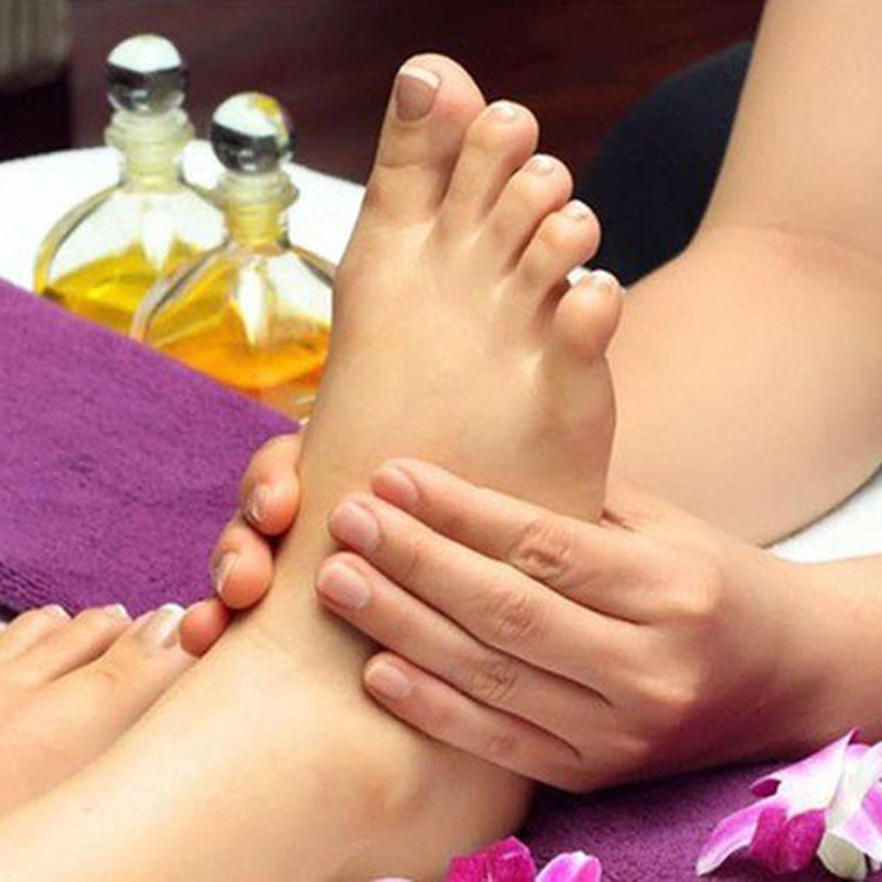 Deluxe Pedicure Deluxe Pedicure