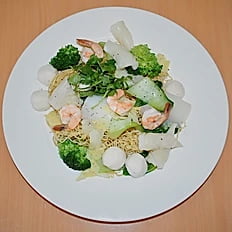 H16. Soft Egg Noodle w Seafood, Shrimp, Calamari, Fish Ball & Mixed Veggies H16. Soft Egg Noodle w Seafood, Shrimp, Calamari, Fish Ball & Mixed Veggies