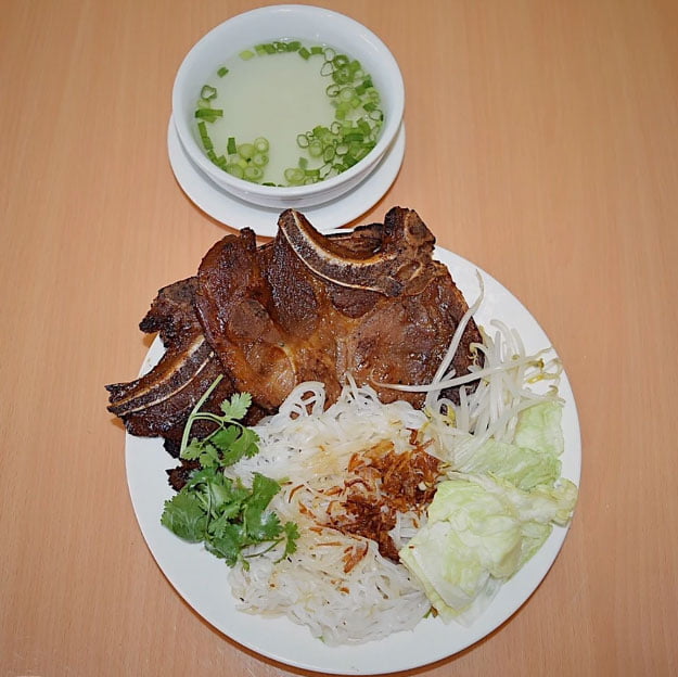 H4. Dried Rice Noodle, Charbroiled Pork Chop w Soup on the Side H4. Dried Rice Noodle, Charbroiled Pork Chop w Soup on the Side