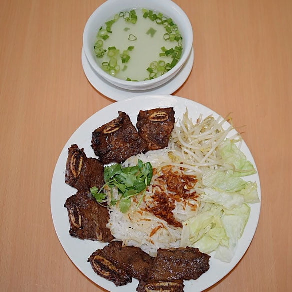 H5. Dried Rice Noodle, Charbroiled Short Rib Beef w Soup on the Side H5. Dried Rice Noodle, Charbroiled Short Rib Beef w Soup on the Side