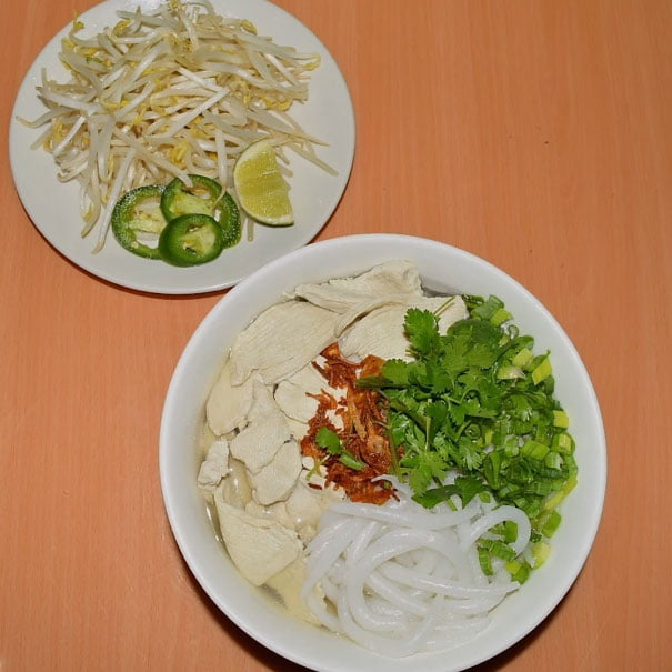 N20. Round Shape Noodle Soup w White Meat Chicken N20. Round Shape Noodle Soup w White Meat Chicken