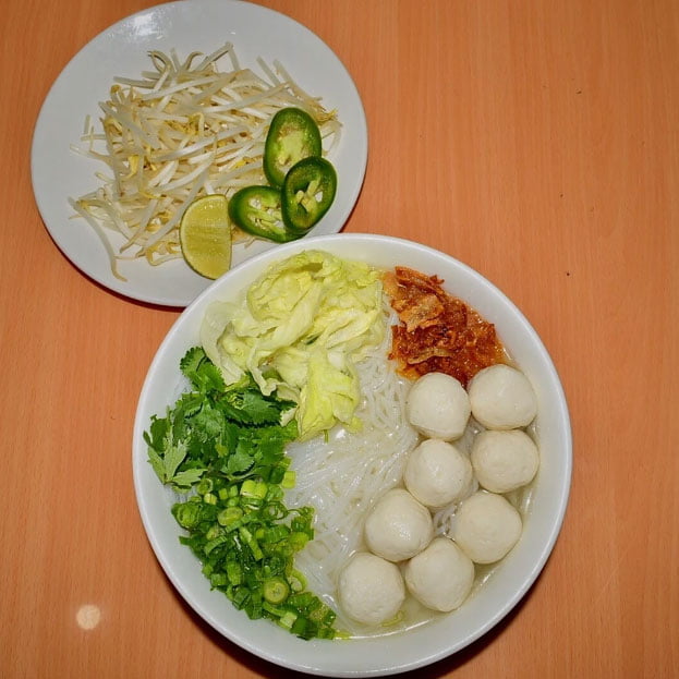 N7. Rice Noodle Soup w Fishballs N7. Rice Noodle Soup w Fishballs