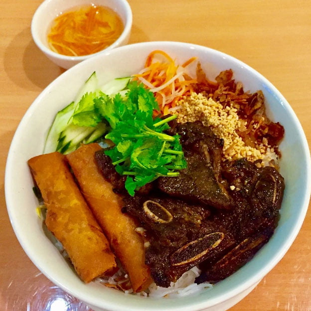 V10. Rice Vermicelli w Fried Spring Rolls & Charbroiled Short Rib Beef V10. Rice Vermicelli w Fried Spring Rolls & Charbroiled Short Rib Beef