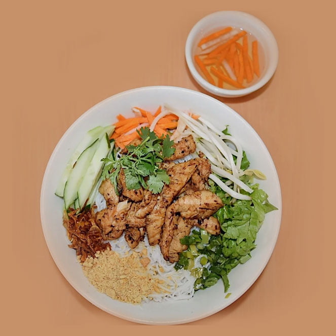 V7. Rice Vermicelli w Charbroiled Chicken V7. Rice Vermicelli w Charbroiled Chicken